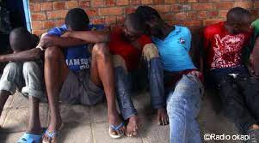 Drogue, prostitution, violences, etc. : des gangs de jeunes font régner leur loi à Lemba !